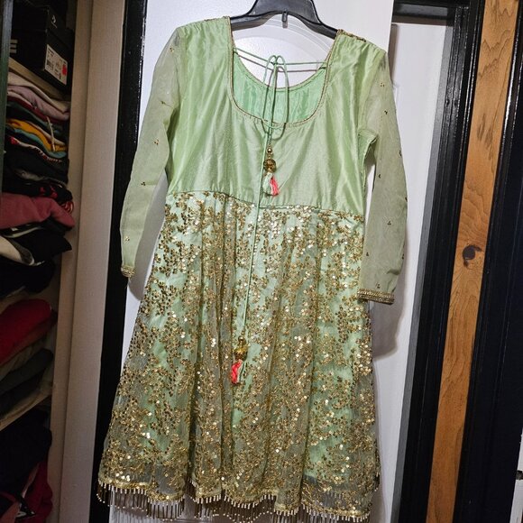 Women's Desi traditional 3pcs fancy embroidered Dress - Picture 5 of 6